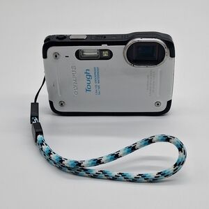 Olympus Tough TG-625 Waterproof Shockproof Digital Camera White 12MP